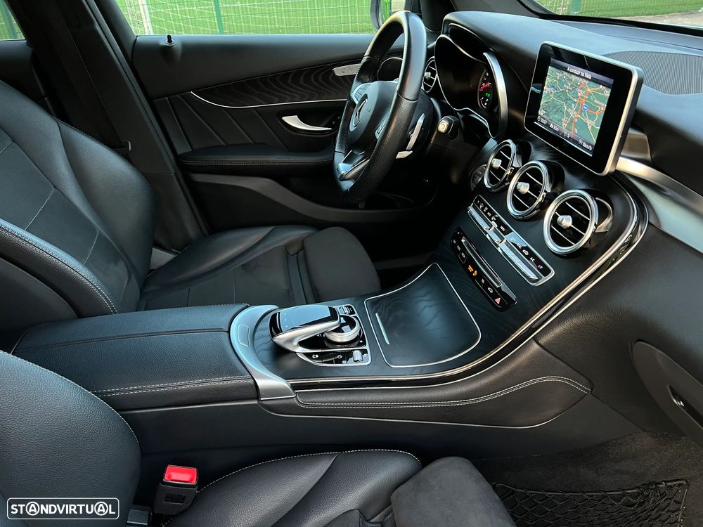 Mercedes-Benz GLC 220 d 4Matic 9G-TRONIC AMG Line - 29
