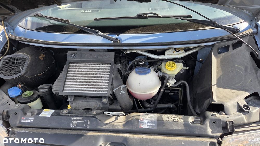 Volkswagen Transporter - 2