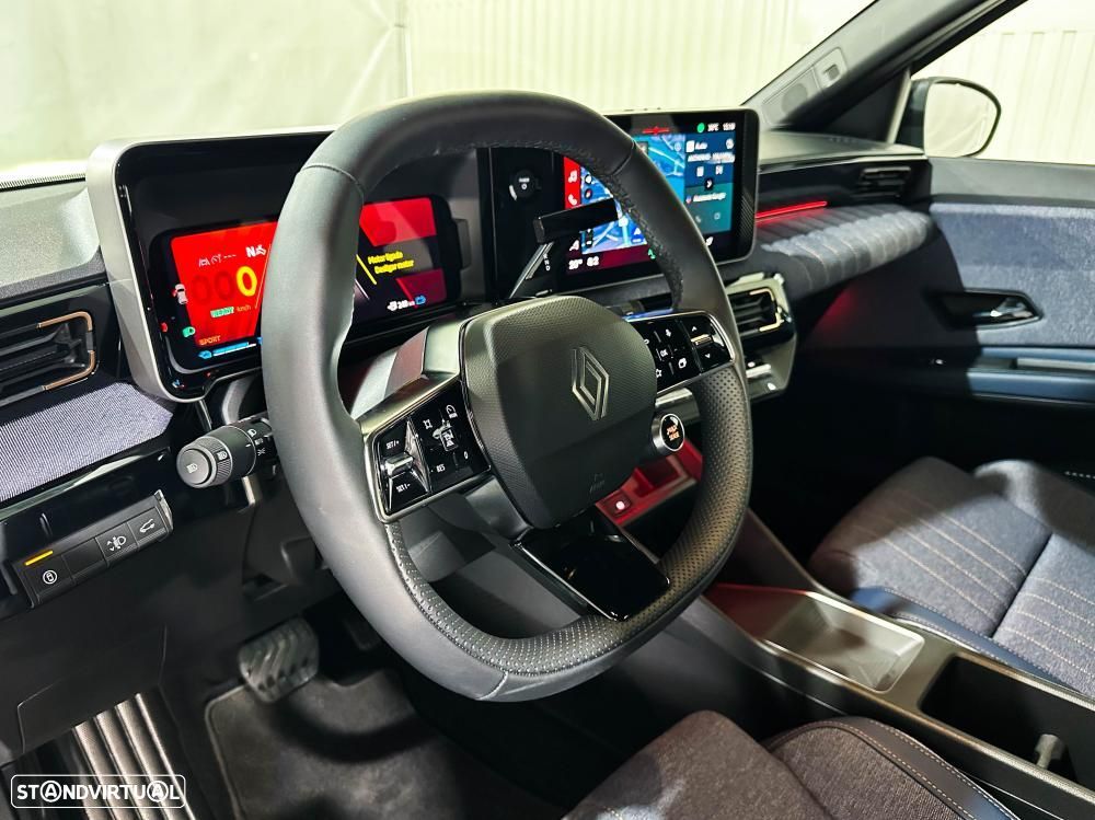 Renault 4 E-Tech 52 kWh Iconic Autonomia Conforto - 19