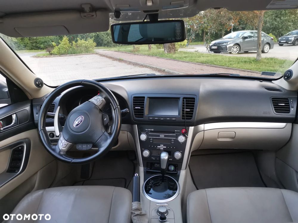 Subaru Legacy 3.0RE NAV/NSE - 18