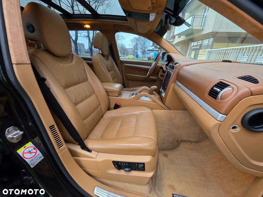 Porsche Cayenne - 34