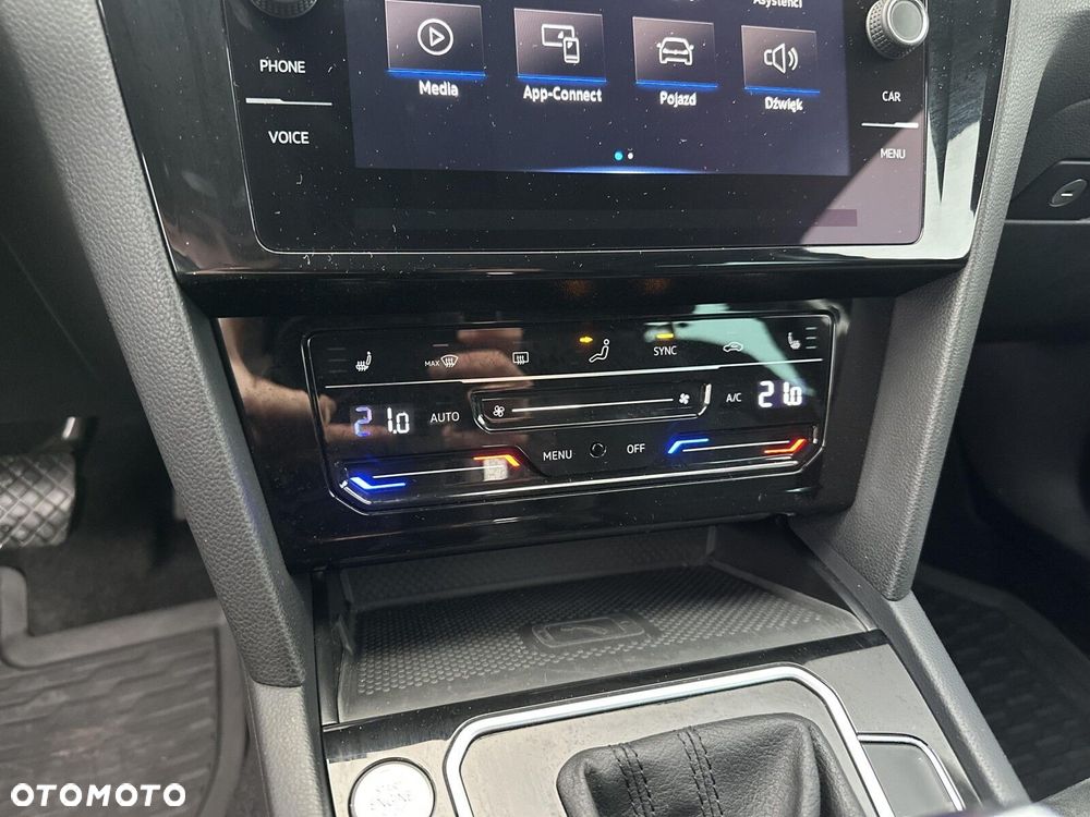 Volkswagen Passat - 23