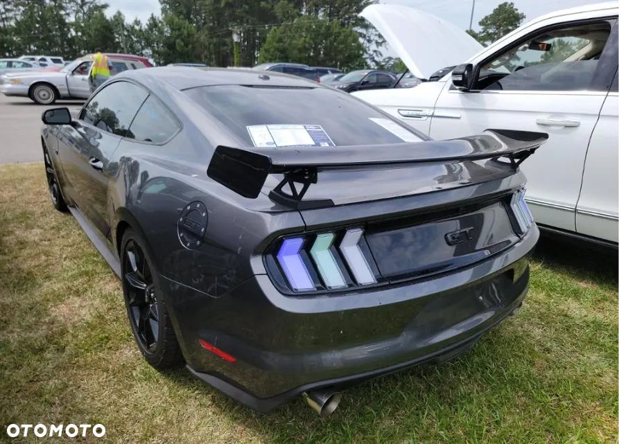 Ford Mustang 5.0 V8 GT - 5