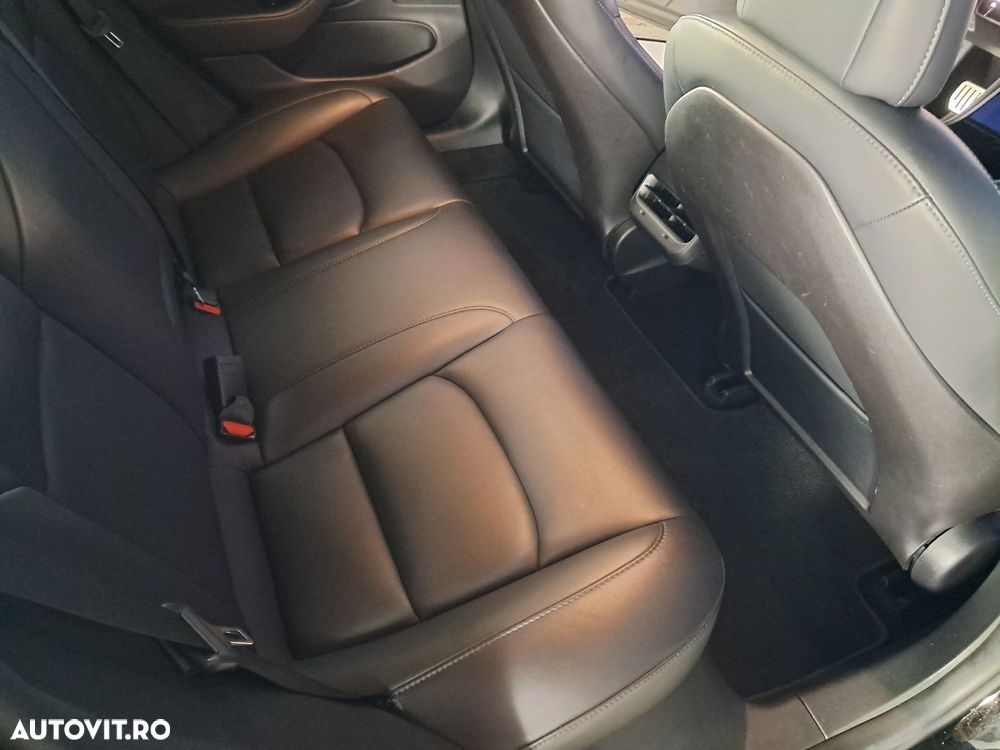Tesla Model 3 - 16