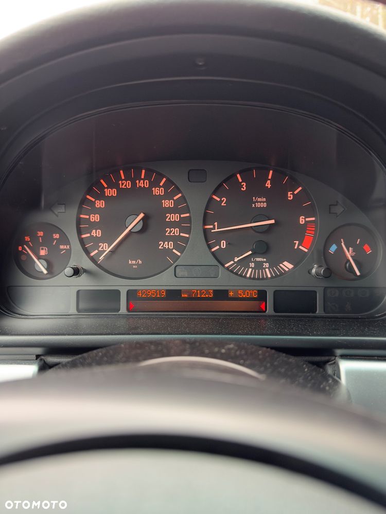 BMW Seria 5 528i - 15