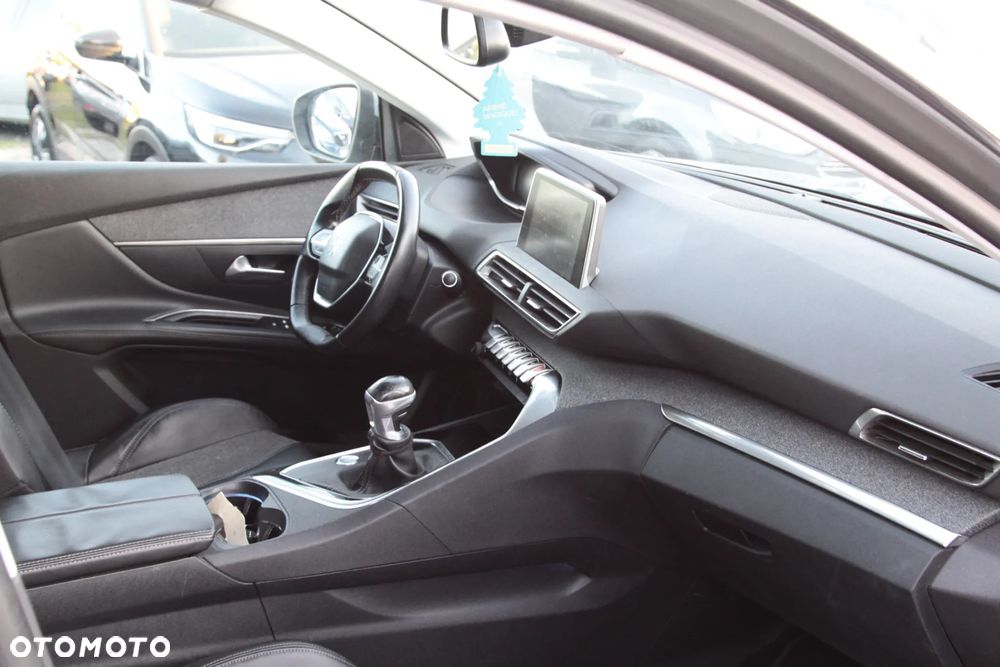 Peugeot 5008 2.0 BlueHDi Allure 7os - 17