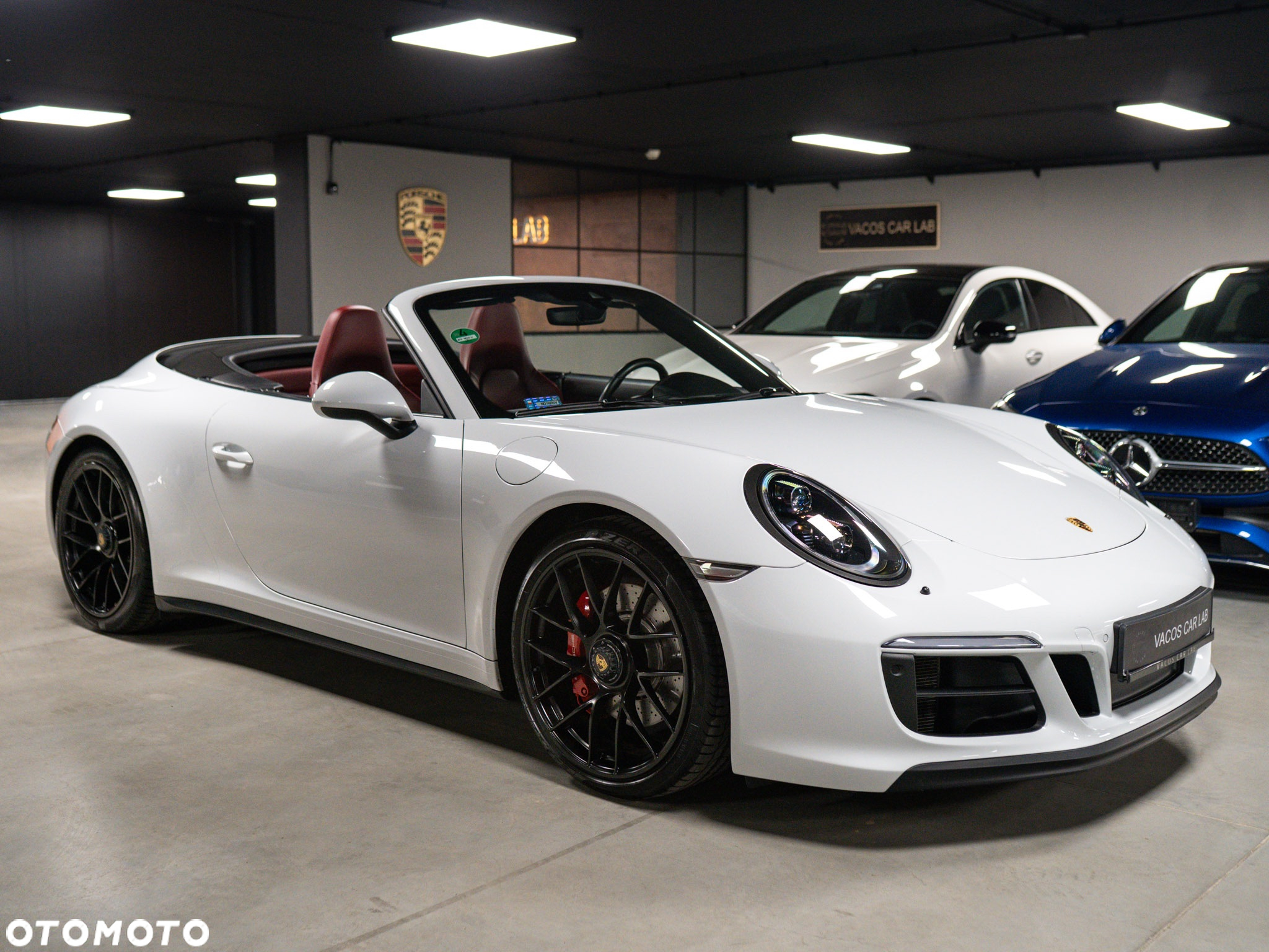 Porsche 911 Carrera 4 GTS PDK Cabrio - 3