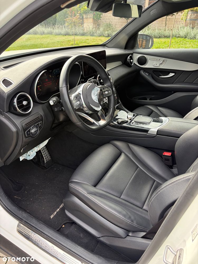 Mercedes-Benz GLC 300 4Matic 9G-TRONIC AMG Line Plus - 11