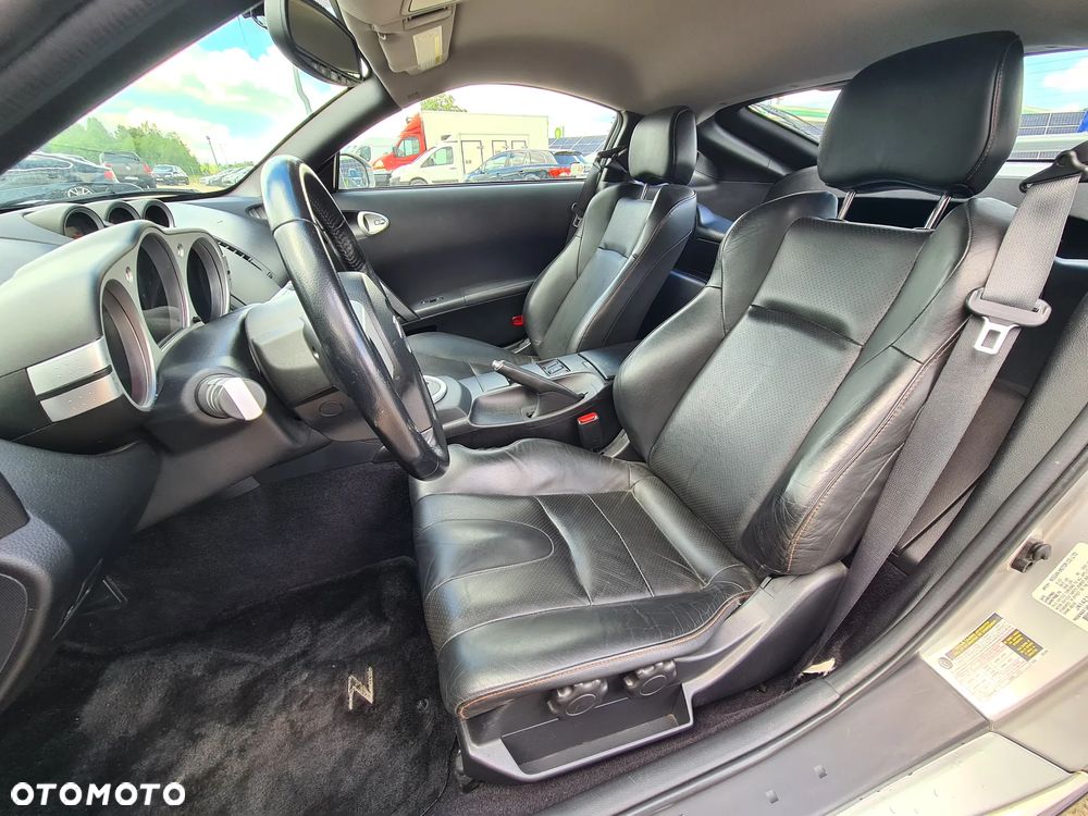 Nissan 350 Z - 28