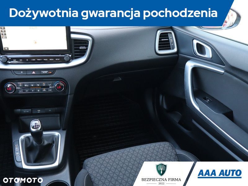 Kia Ceed - 10