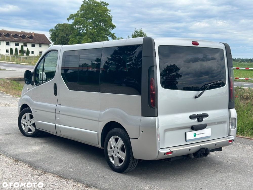 Opel Vivaro - 17