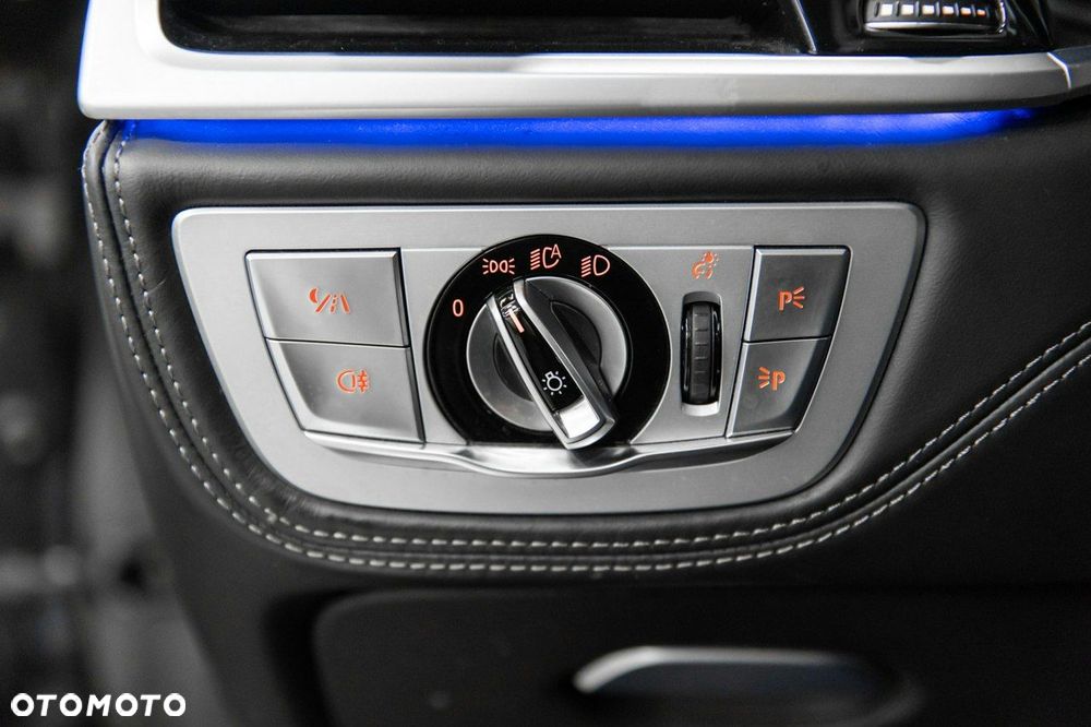 BMW Seria 7 M760Li xDrive - 33