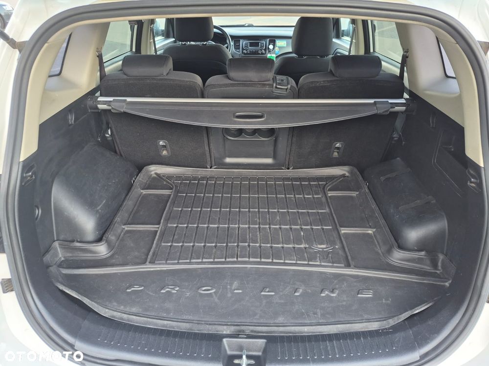 Kia Carens 1.6 GDI M EU6 - 13
