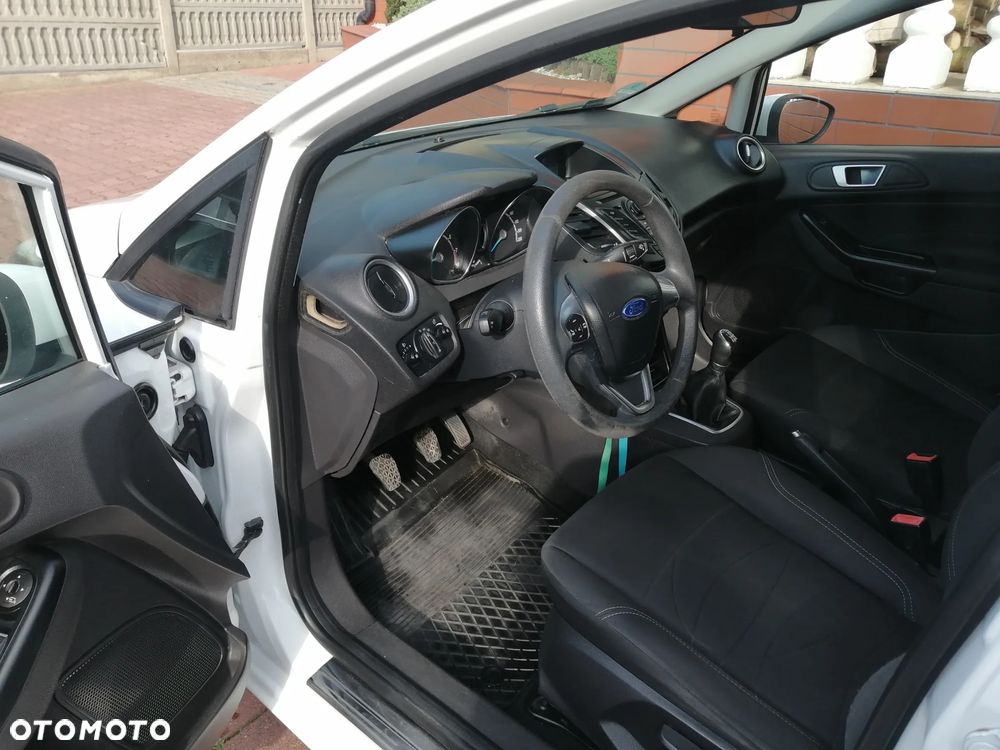 Ford Fiesta - 11