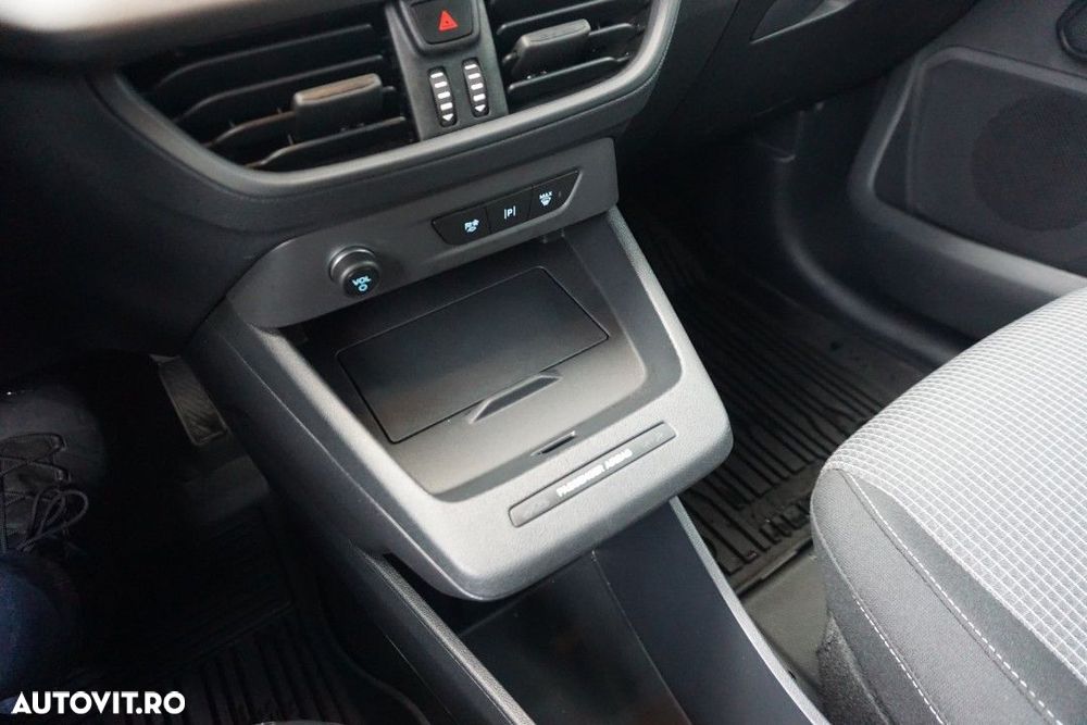 Ford Transit Courier - 15