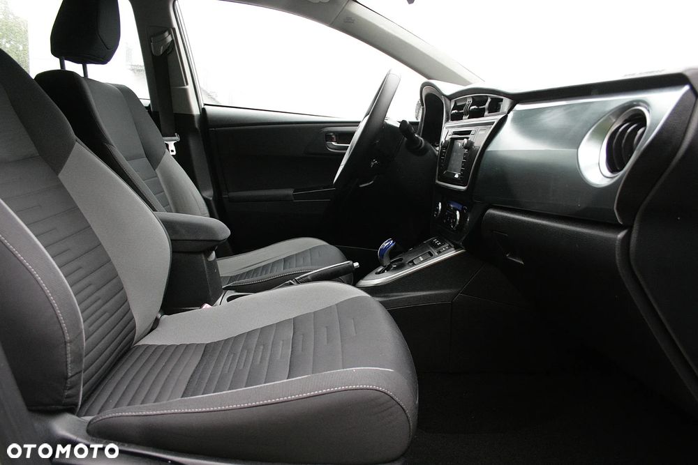 Toyota Auris - 16