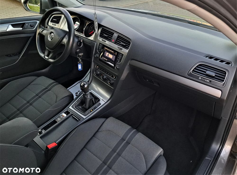 Volkswagen Golf 1.6 TDI DPF BlueMotion - 25