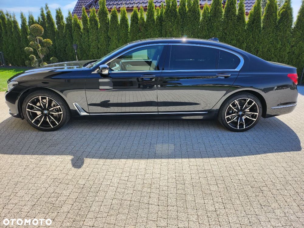 BMW Seria 7 750Li xDrive - 16