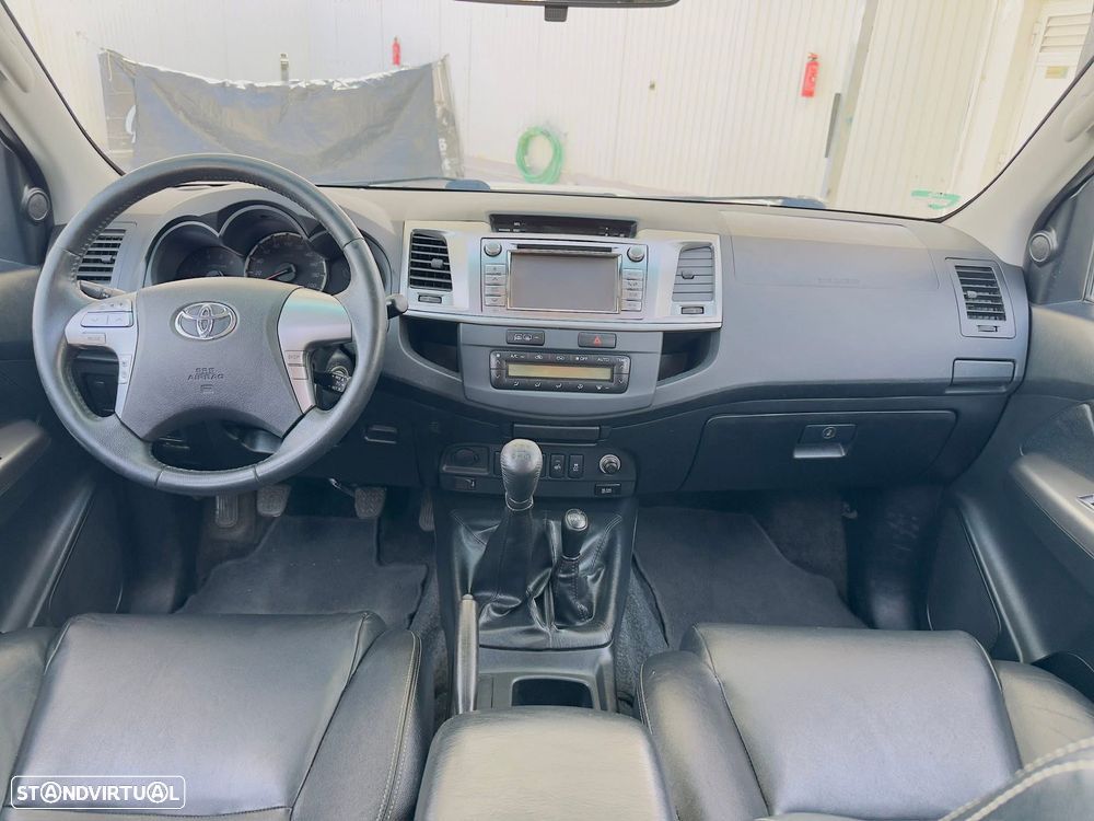 Toyota Hilux - 8