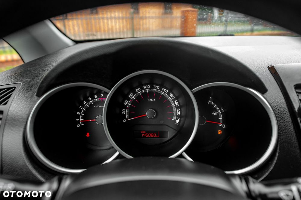 Kia Venga 1.6 CVVT Platinum Edition - 24