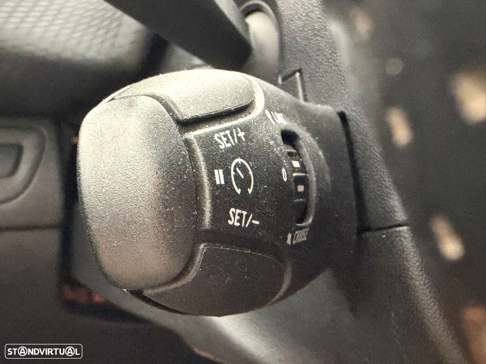 Peugeot 2008 1.2 PureTech Allure Pack EAT8 - 22