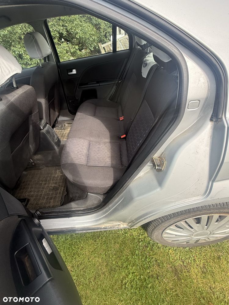 Ford Mondeo - 8