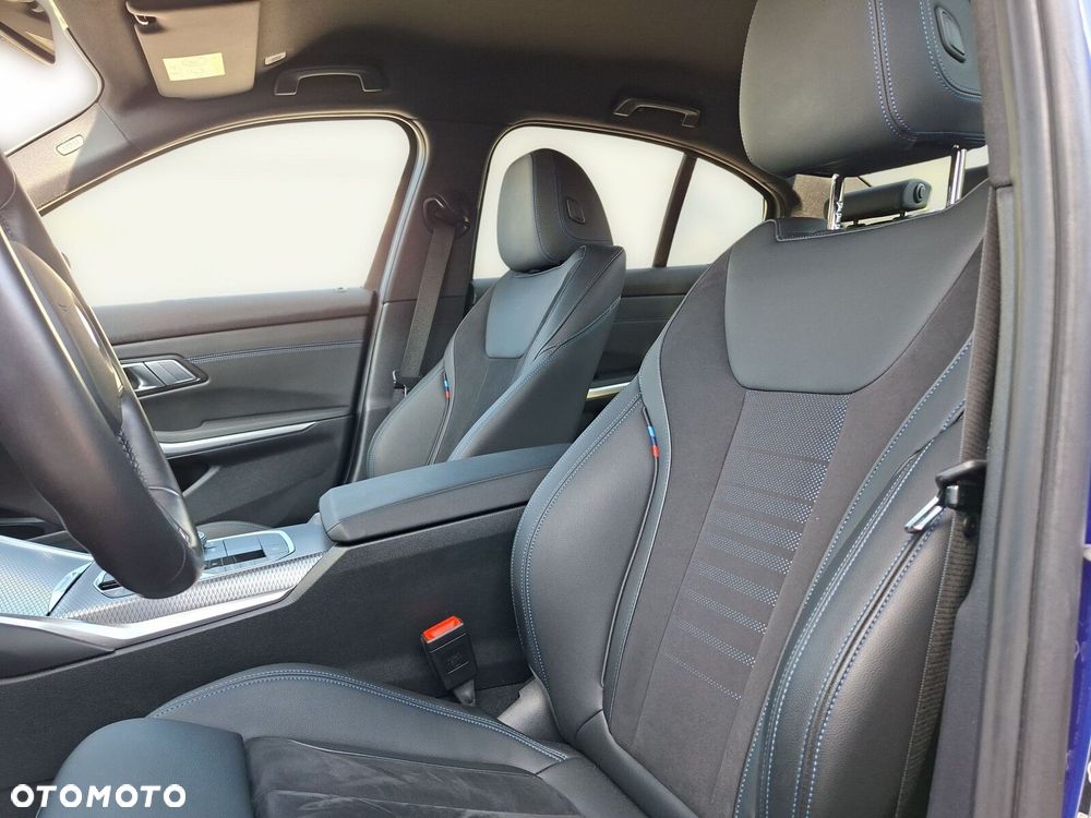BMW Seria 3 318i M Sport - 13