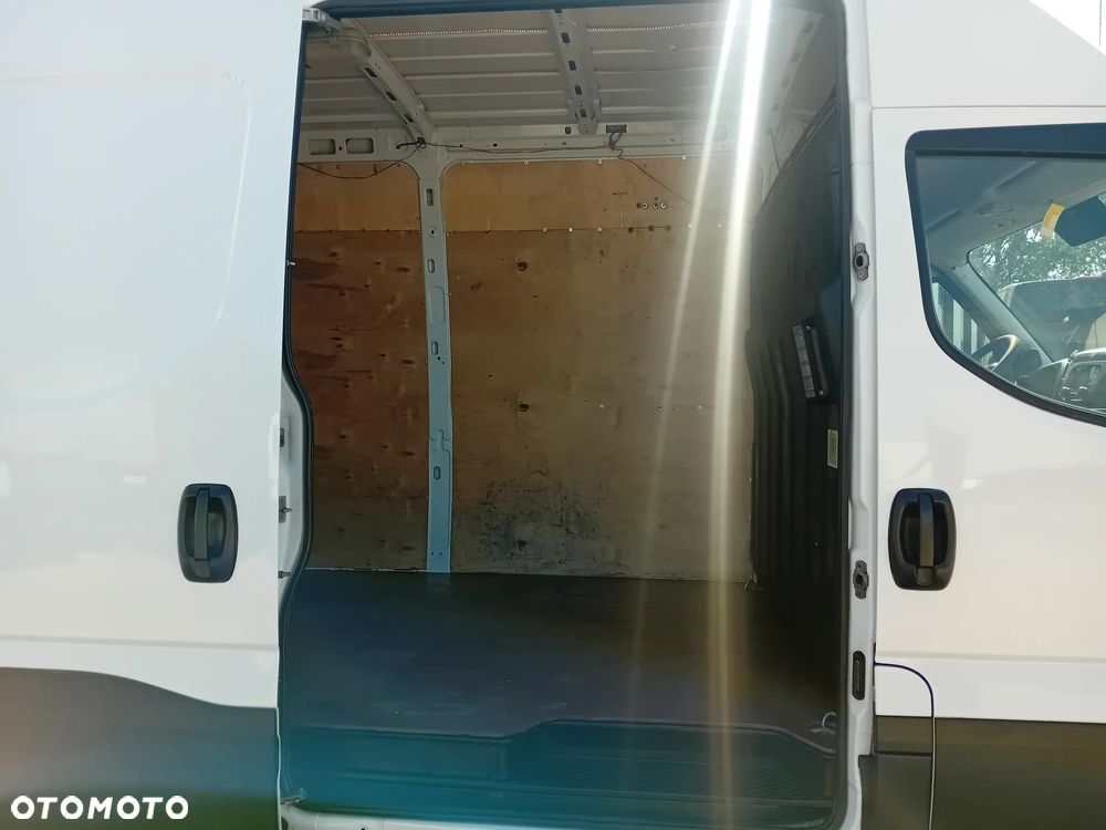 Iveco Daily - 12