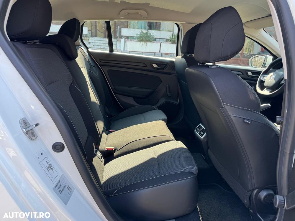 Renault Megane 1.5 dCi Expression - 11