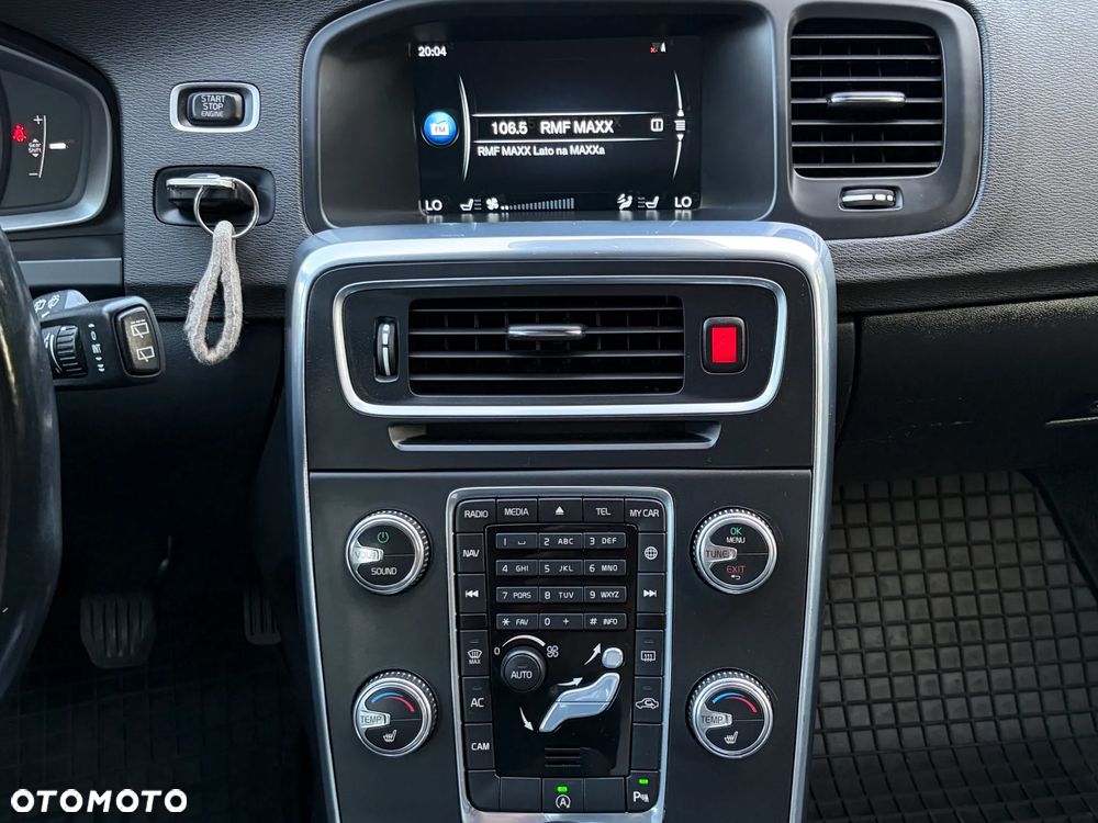 Volvo V60 D3 Momentum - 30