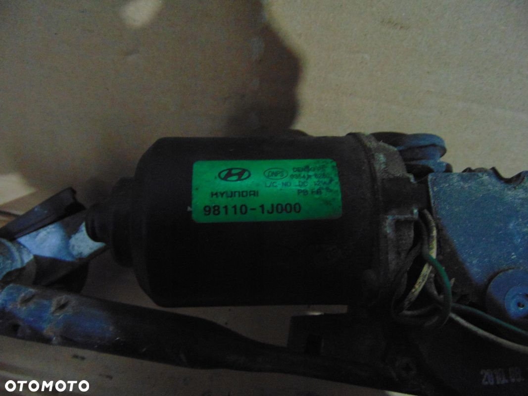 MECHANIZM WYCIERACZEK PRZÓD EUROPA 98110-1J000 HYUNDAI I20 I - 2