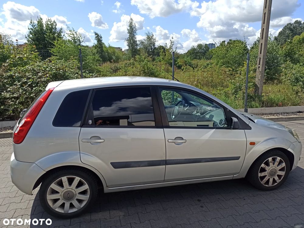Ford Fiesta 1.4 Ghia - 7