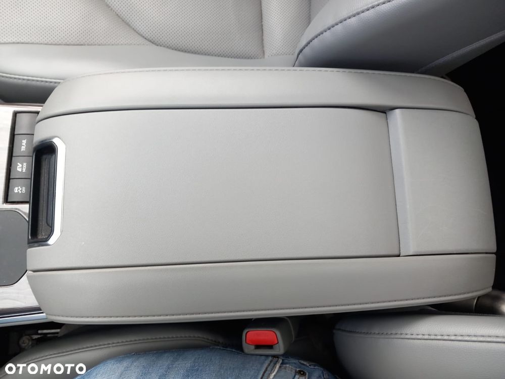 Toyota Highlander 2.5 Hybrid Executive - 23