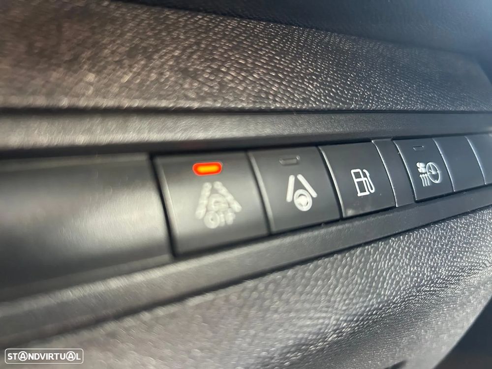 Peugeot 3008 1.6 Hybrid4 GT Line e-EAT8 - 17