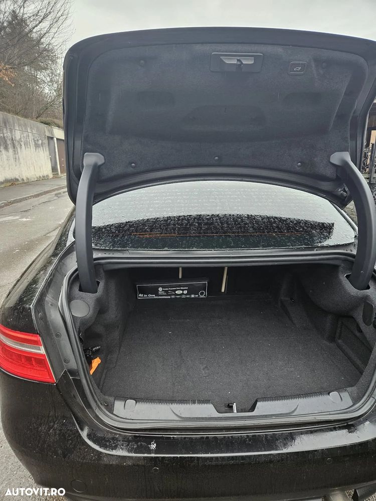 Jaguar XE - 4