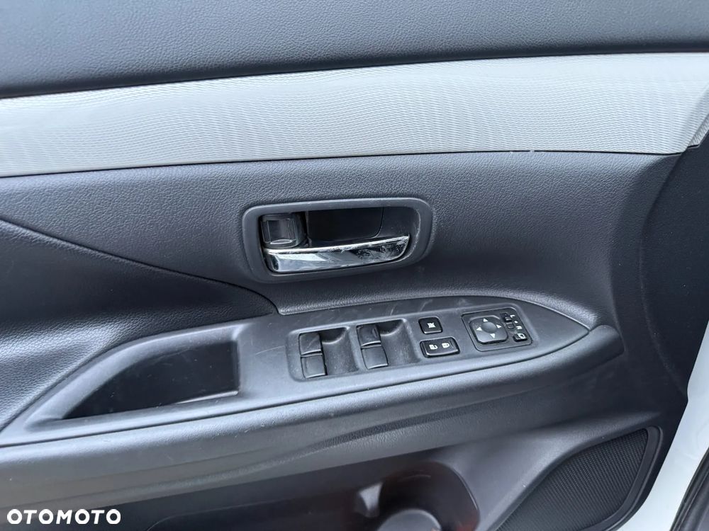 Mitsubishi Outlander - 18