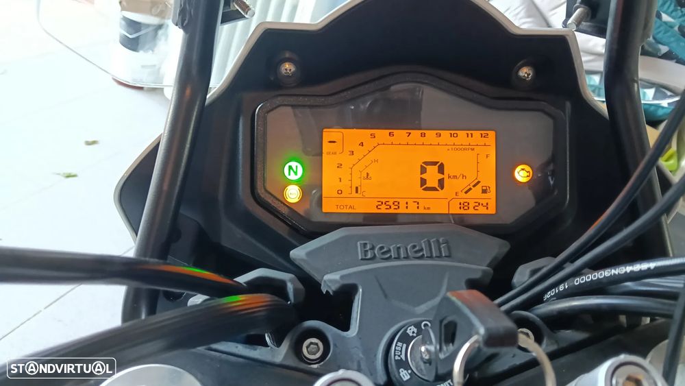Benelli TRK 251 - 26