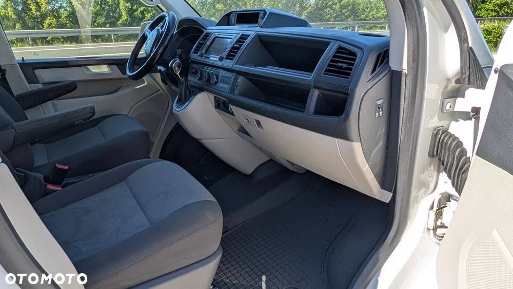 Volkswagen Transporter Caravelle DSG Lang Highline - 16
