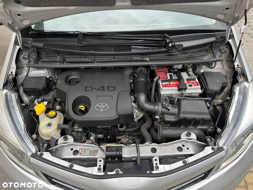 Toyota Yaris 1.4 D-4D Prestige - 12