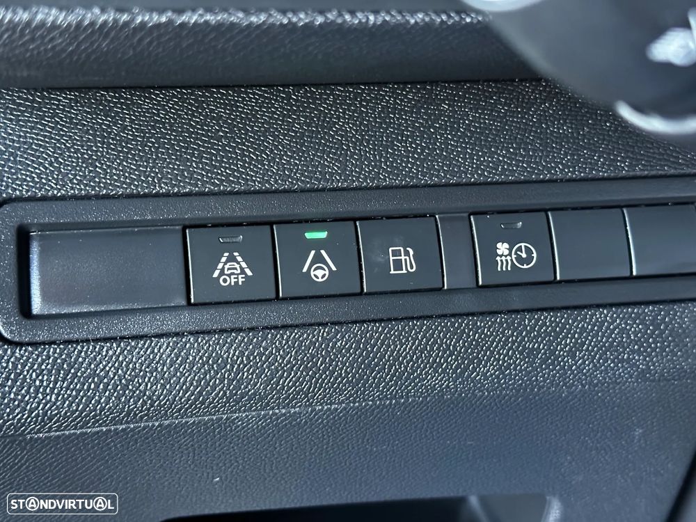 Peugeot 3008 1.6 Hybrid GT Pack e-EAT8 - 24