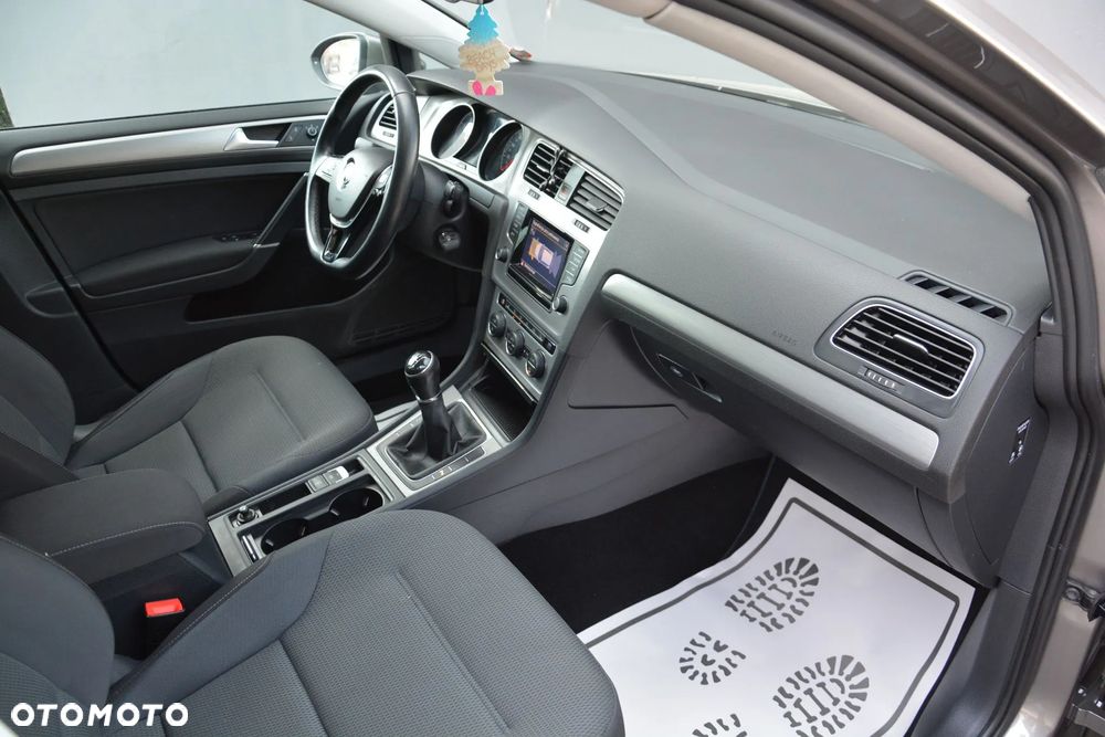 Volkswagen Golf - 20