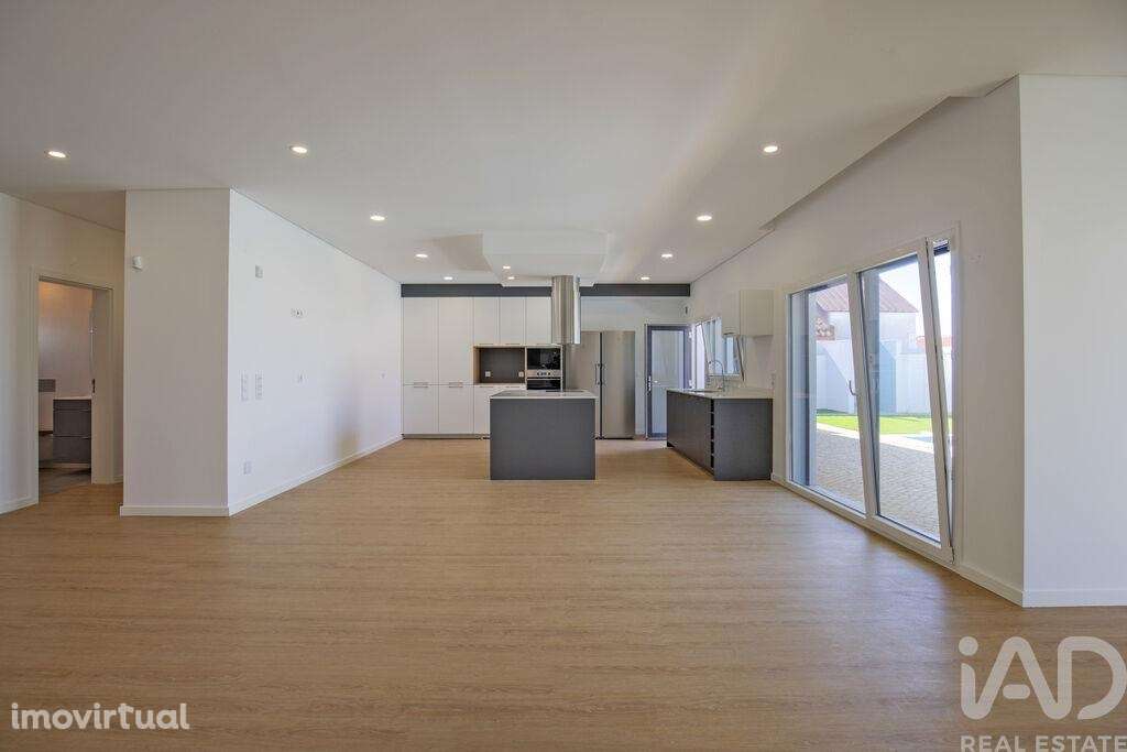 Casa / Villa T4 em Azeitão (São Lourenço e São Simão) de 207,00 m2 - Grande imagem: 5/30