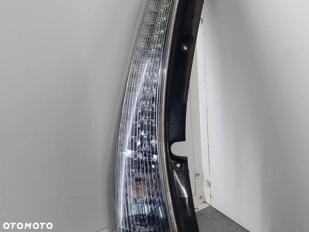 LAMPA TYLNA LEWA MITSUBISHI GRANDIS - 7