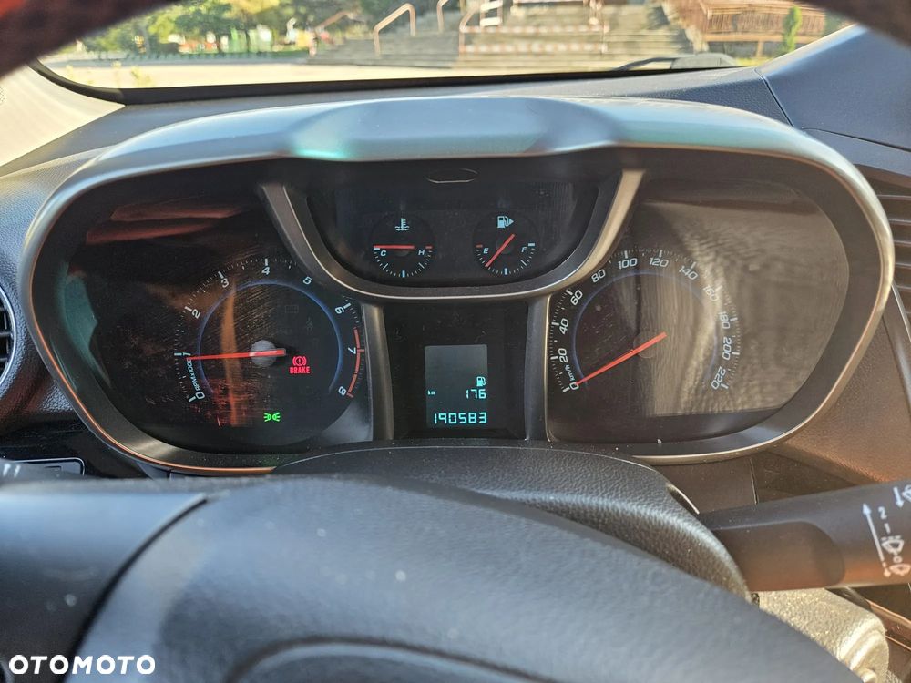 Chevrolet Orlando - 12