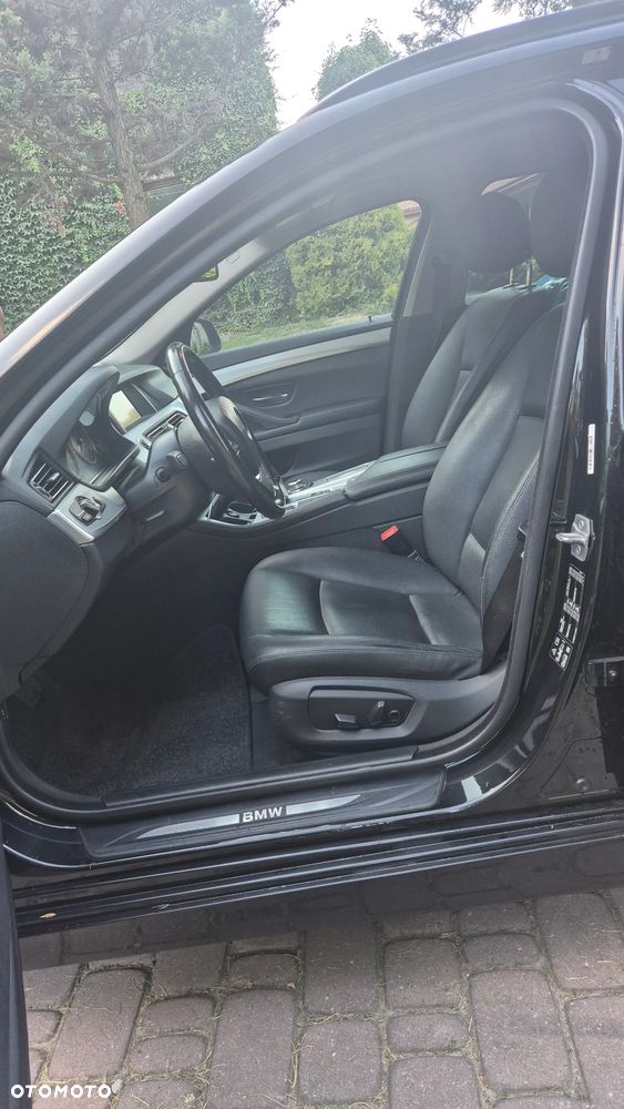 BMW Seria 5 520d xDrive - 14