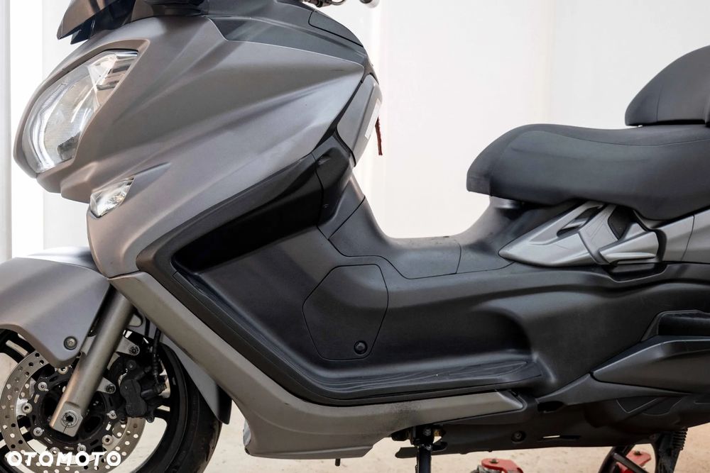 Suzuki Burgman - 13