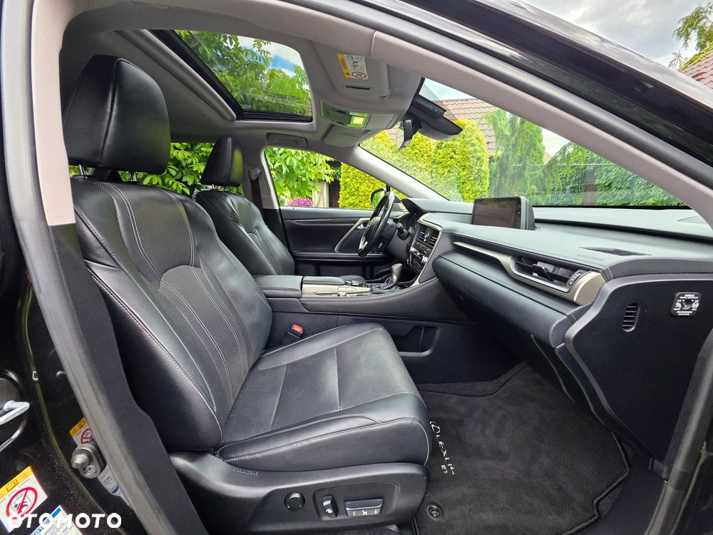 Lexus RX - 16