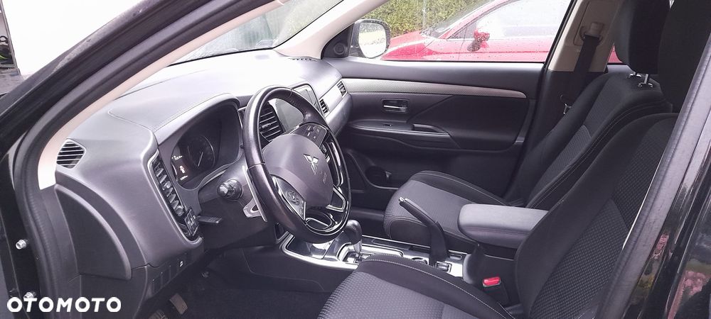 Mitsubishi Outlander - 8