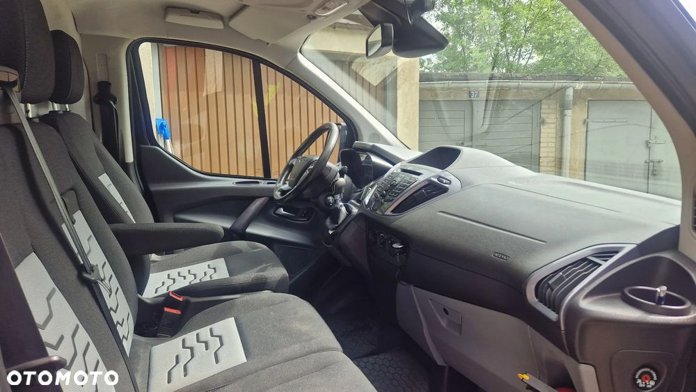 Ford TRANSIT CUSTOM - 11
