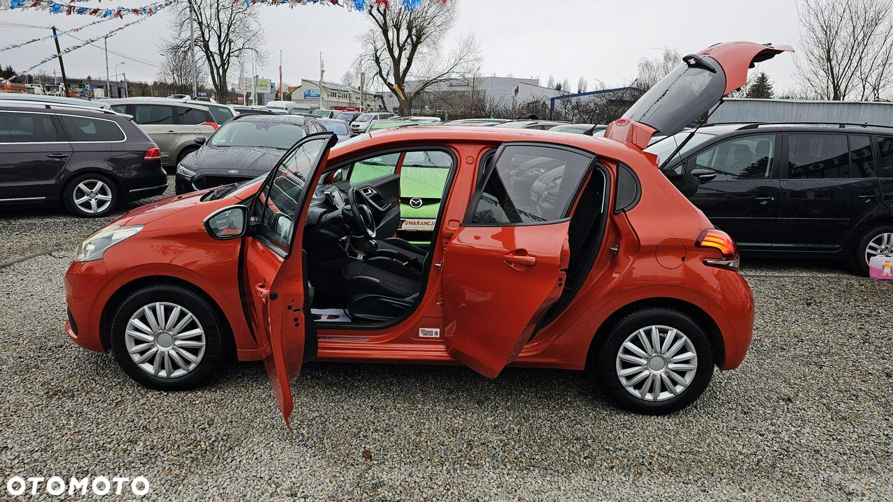 Peugeot 208 - 14